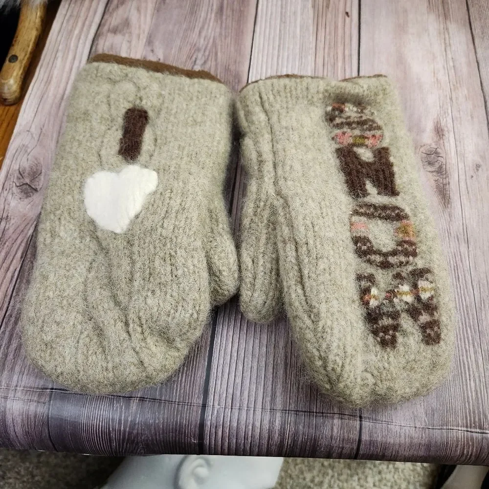 Wool felted hand crafted‎ i love snow mittens Sz M/L